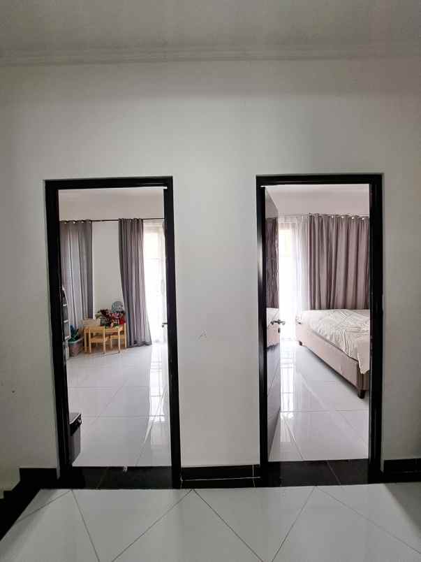 rumah second semi furnish dekat walikota tangsel