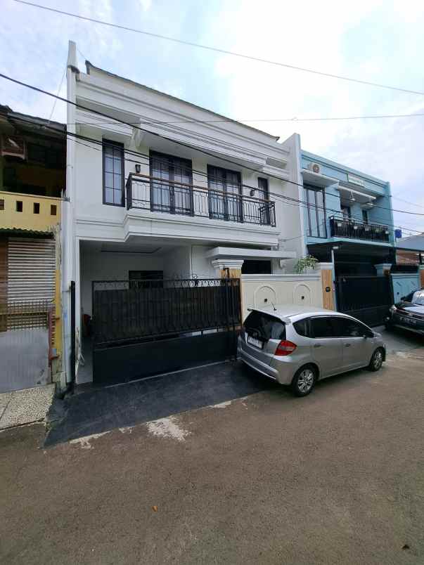 rumah second semi furnish dekat walikota tangsel