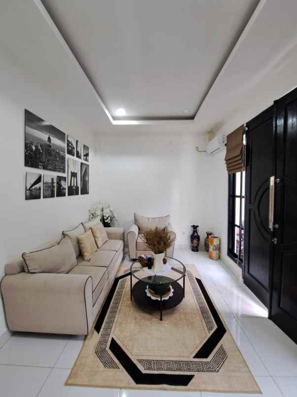 rumah second semi furnish dekat walikota tangsel