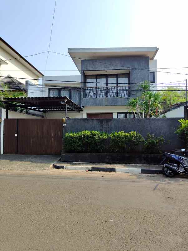 rumah second terawat dalam komplek bulog bekasi