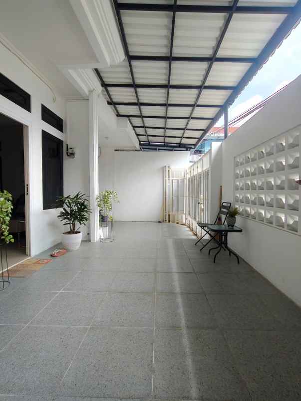 rumah secondary 2 lantai di rawamangun jaktim