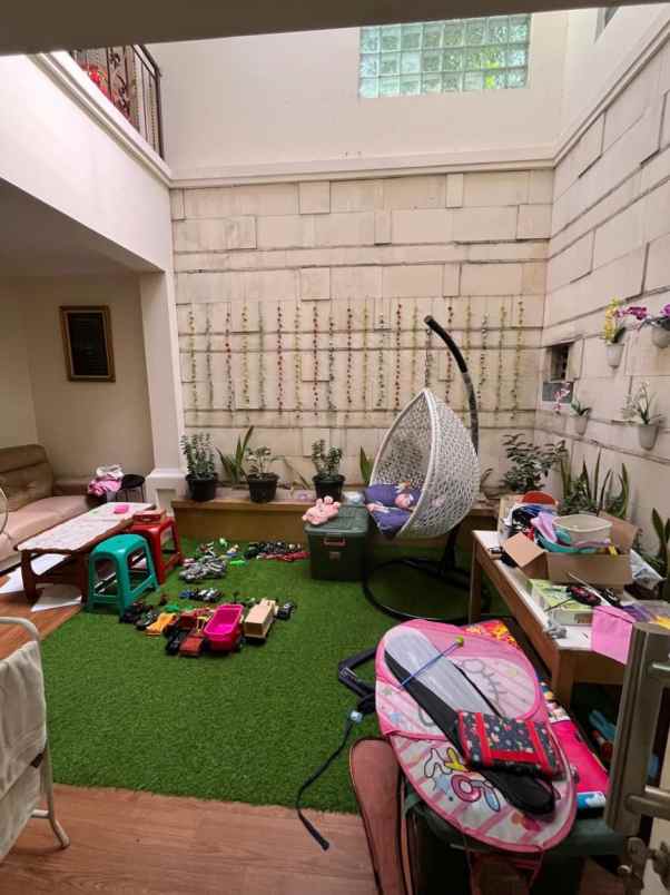 rumah secondary dalam komplek di rawamangun