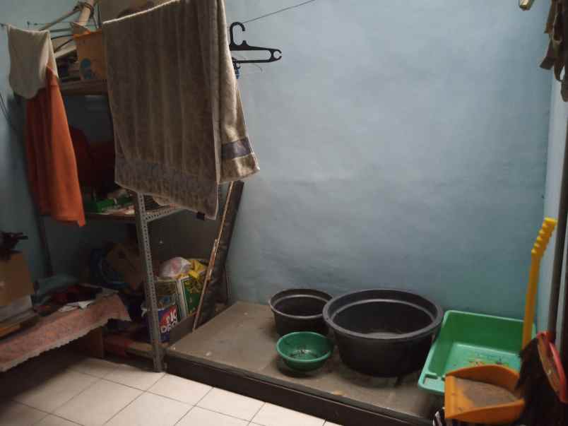 rumah seken 2 lantai siap huni