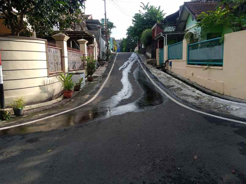 rumah seken siap huni