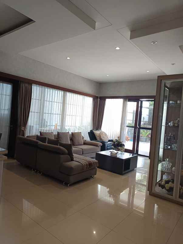 rumah serasa villa view kota bandung di bojongkoneng