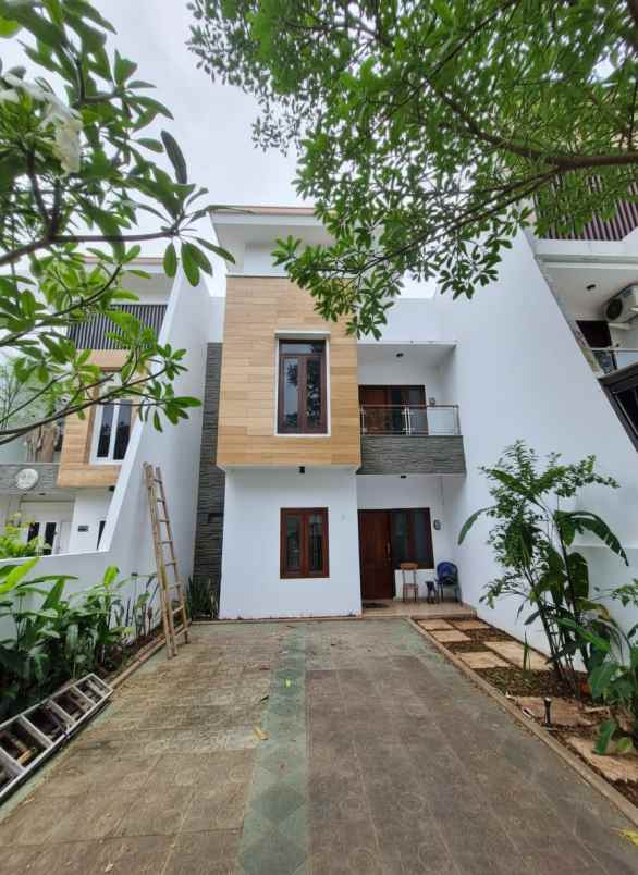 rumah siap huni cibubur cimanggis dekat lrt harjamukti