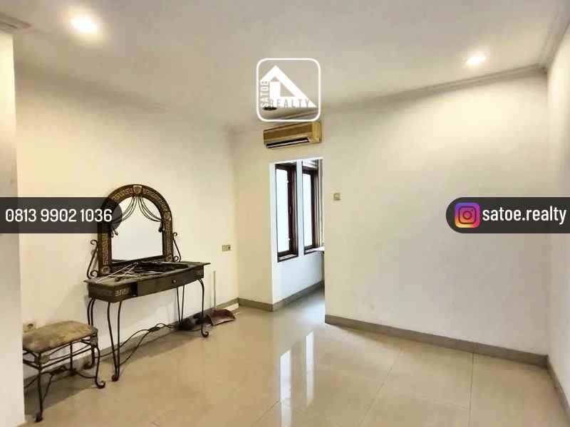 rumah siap huni dekat area kramat pela kebayoran baru