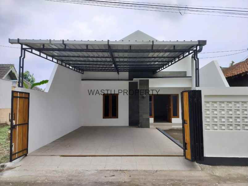 rumah siap huni desain cantik di ngemplak sleman