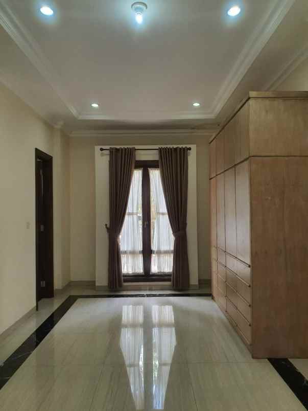 rumah siap huni di lenteng agung jaksel