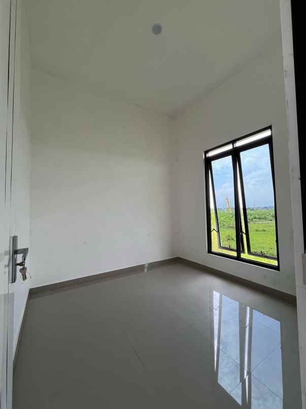 rumah siap huni minimalis lokasi dekat mog