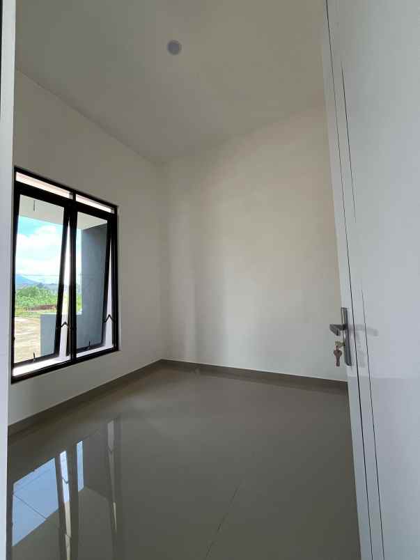 rumah siap huni minimalis lokasi dekat mog