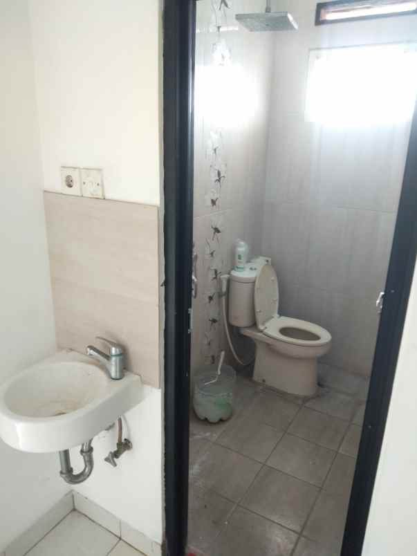 rumah siap huni strategis dekat pasteur setra duta