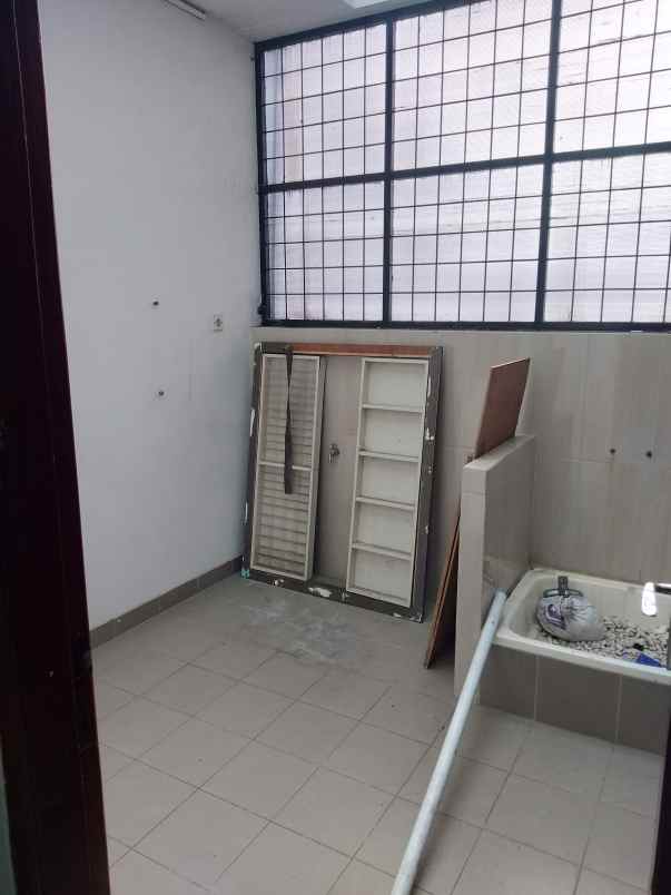 rumah siap huni strategis dekat pasteur setra duta