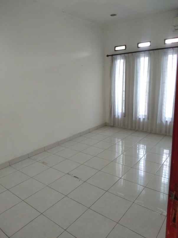rumah siap huni strategis dekat pasteur setra duta