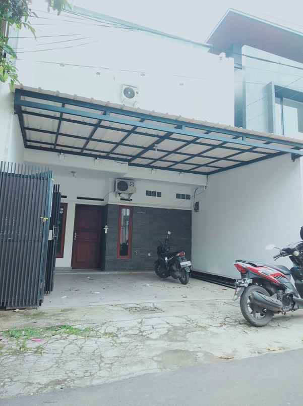 rumah siap huni strategis dekat pasteur setra duta