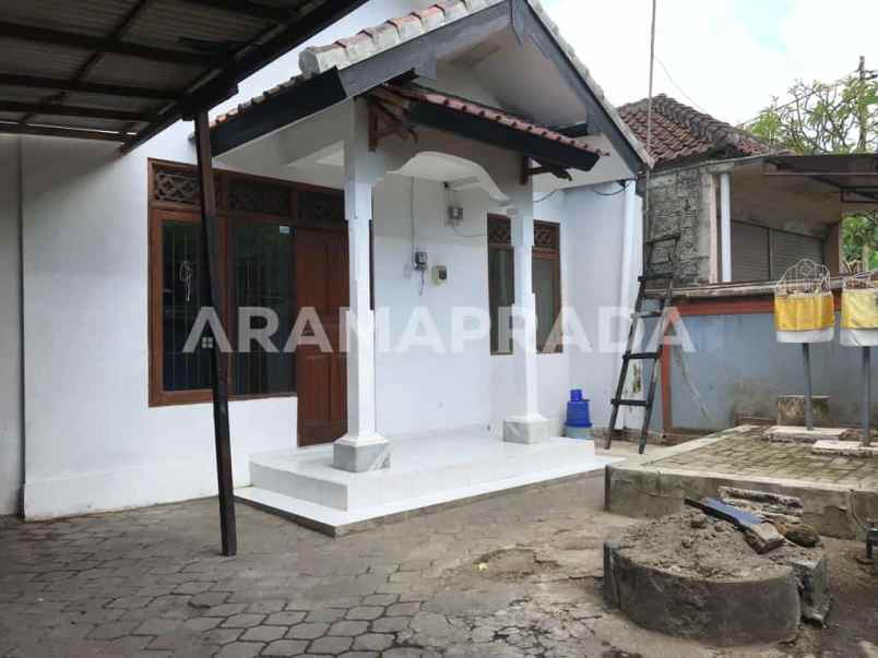 sewa rumah garasi 2 mobil 3 kamar pedungan densel