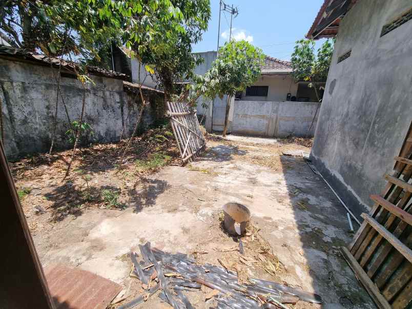 tanah murah bonus rumah di jebres dekat rs