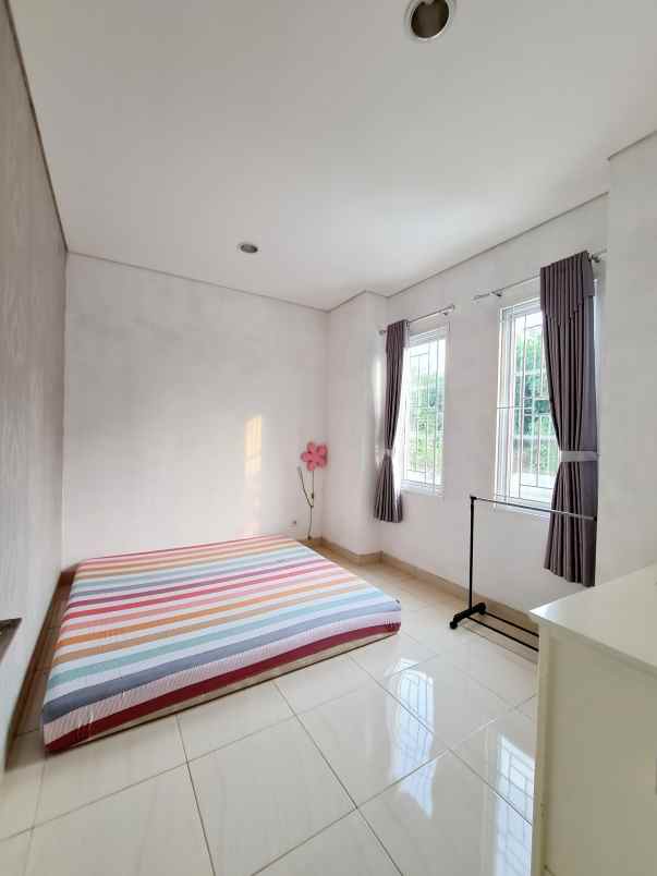 vanya park cluster azzura house semi funish bsd city