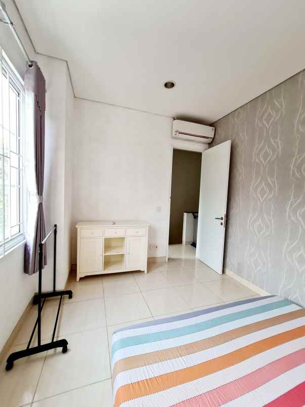 vanya park cluster azzura house semi funish bsd city