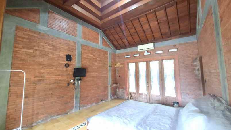 villa joglo dekat ring road maguwoharjo sleman