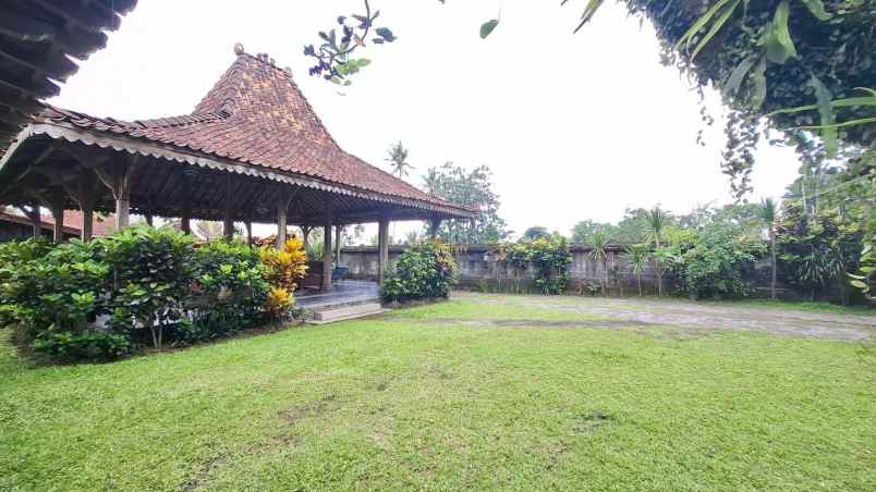 villa joglo dekat ring road maguwoharjo sleman