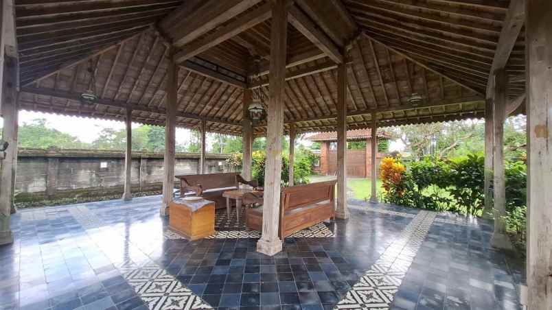 villa joglo dekat ring road maguwoharjo sleman