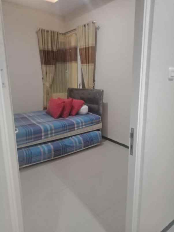 villa mewah 4 lantai di kusuma pinus kota batu