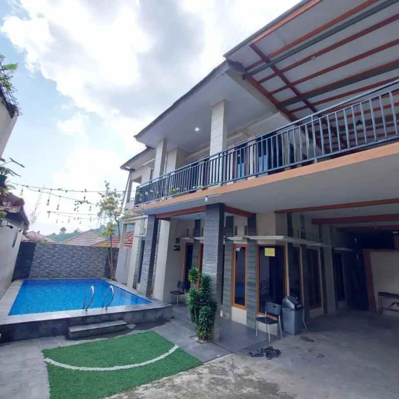 villa mz puncak astentic modern