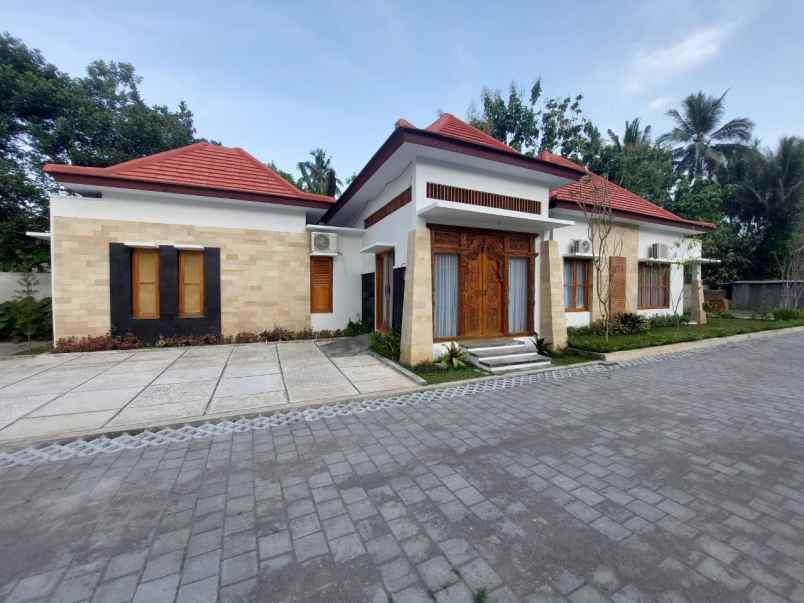 villa para artis di kawasan borobudur sisa 2 unit