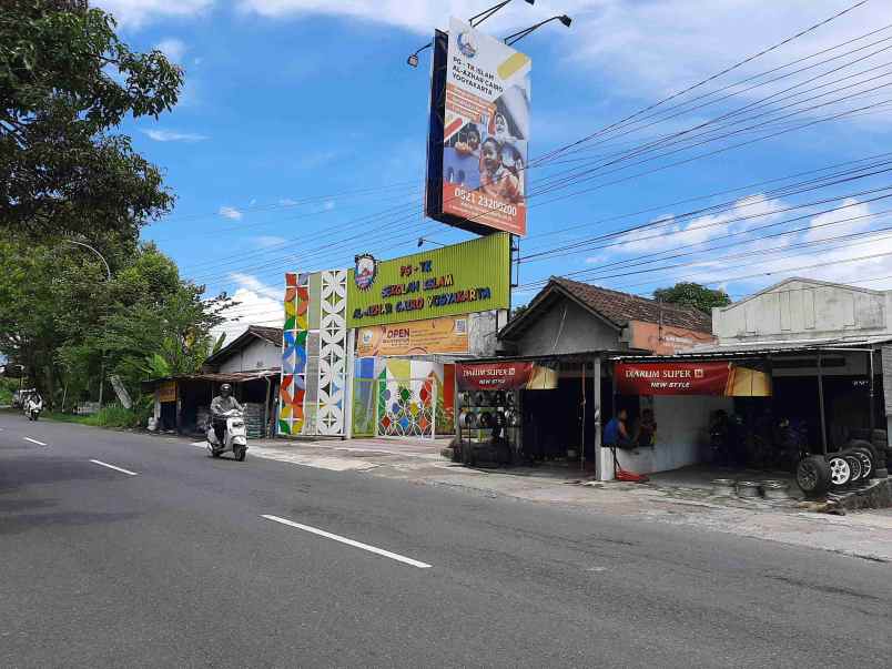 dekat kfc kaliurang tanah banteng jakal km 7 shm p