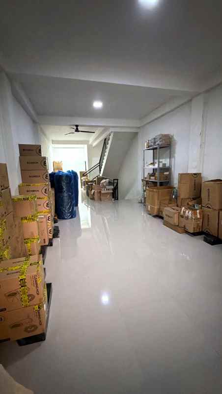 dijual 1 unit rumah 4 5 lantai grogol petamburan