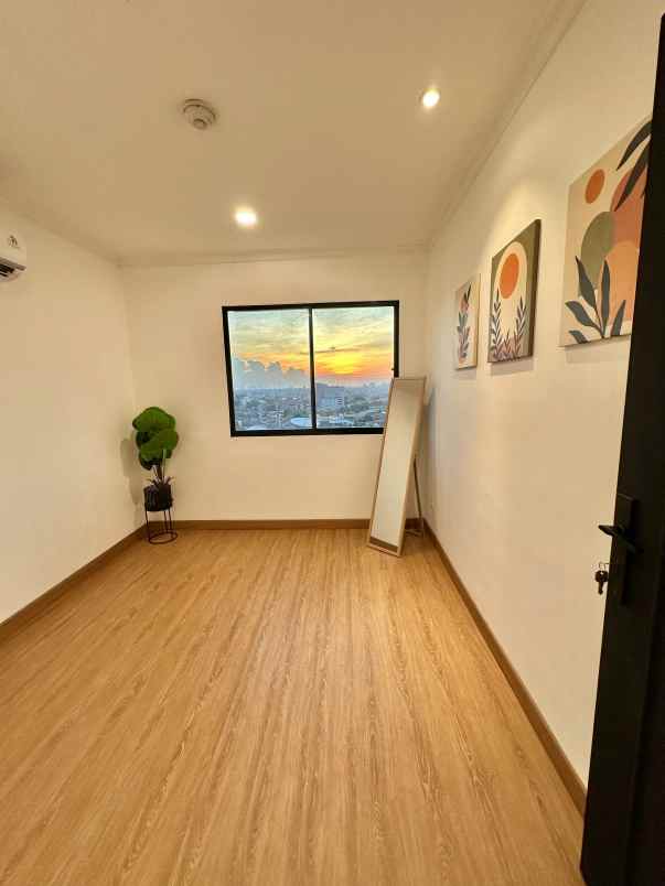 dijual apartemen apartemen permata senayan