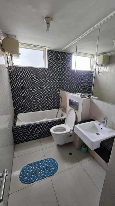 dijual apartemen ciputra world viavue
