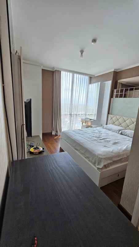dijual apartemen ciputra world viavue
