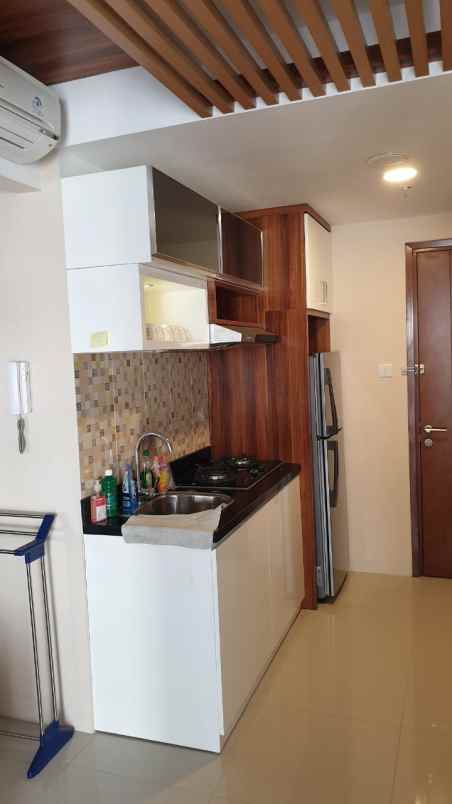 dijual apartemen jl letjen mt haryono