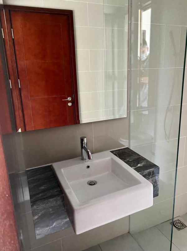 dijual apartemen jl raya kebayoran lama