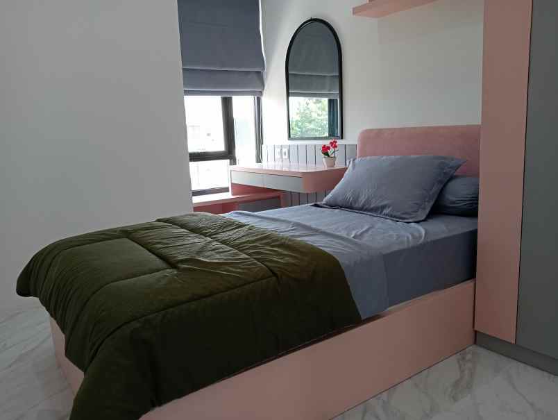 dijual cash rumah mewah 3 lantai di selatan jakarta