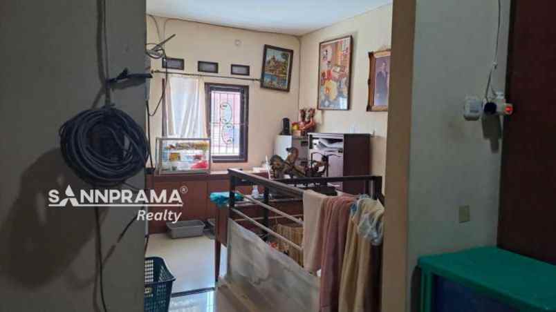 dijual cepat rumah 2 lantai kukusan depok rinindar