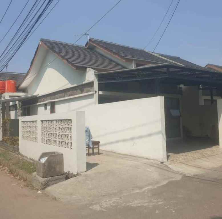 dijual cepat rumah siap huni lokasi di sayap podomoro