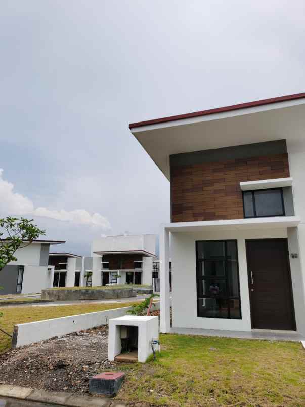 dijual cepat rumah std developer di central raya tiban