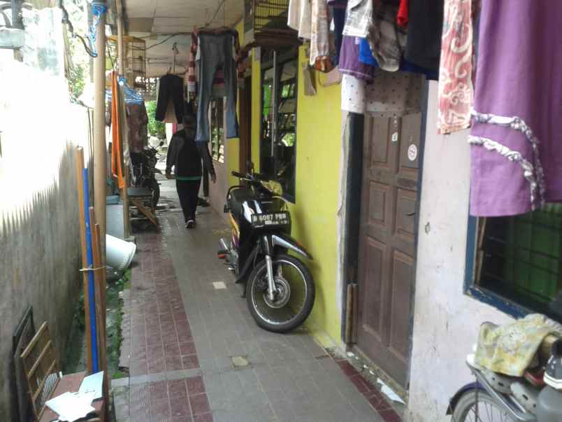 dijual kost jl kedung buni belakang
