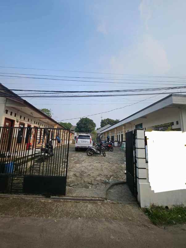 dijual kost jl pahlawan seribu serpong