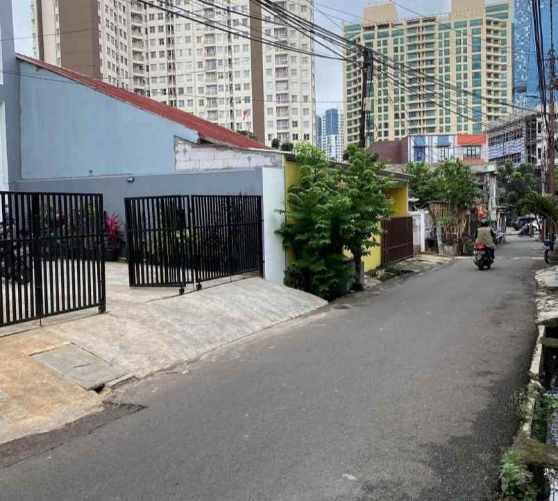 dijual kost manggarai selatan