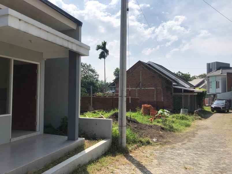 dijual kost siap huni belakang umm 550 juta nego