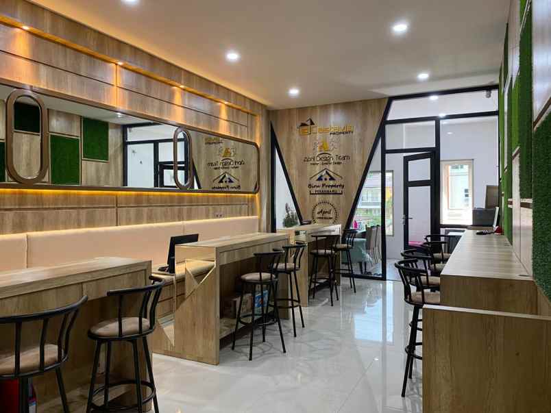 dijual rukan 3 lantai di pekanbaru