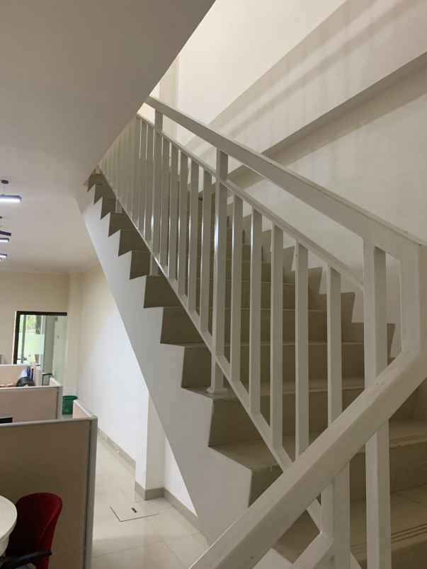 dijual ruko 3 lantai di daerah cinere