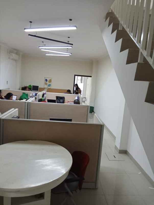 dijual ruko 3 lantai di daerah cinere
