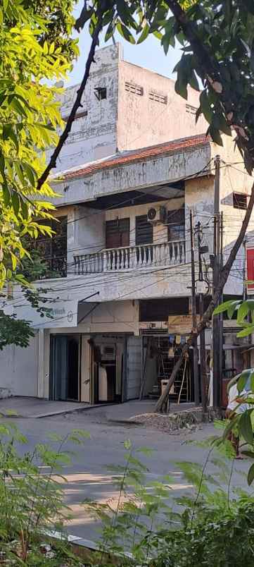 dijual ruko jalan raya manyar