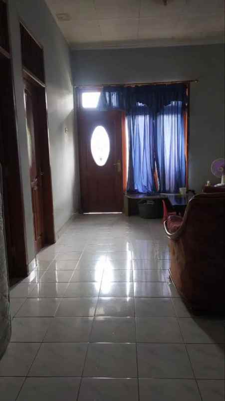 dijual rumah 2 lantai dalam perumahan pamulang