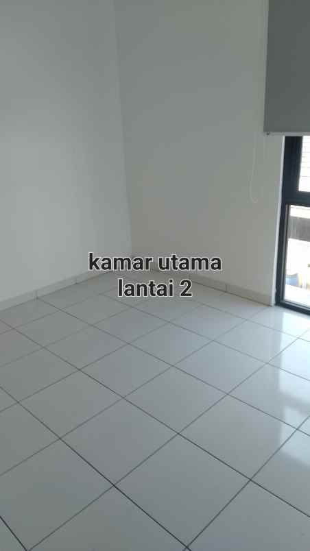 dijual rumah 2 lantai dekat ke pusat kota cimah